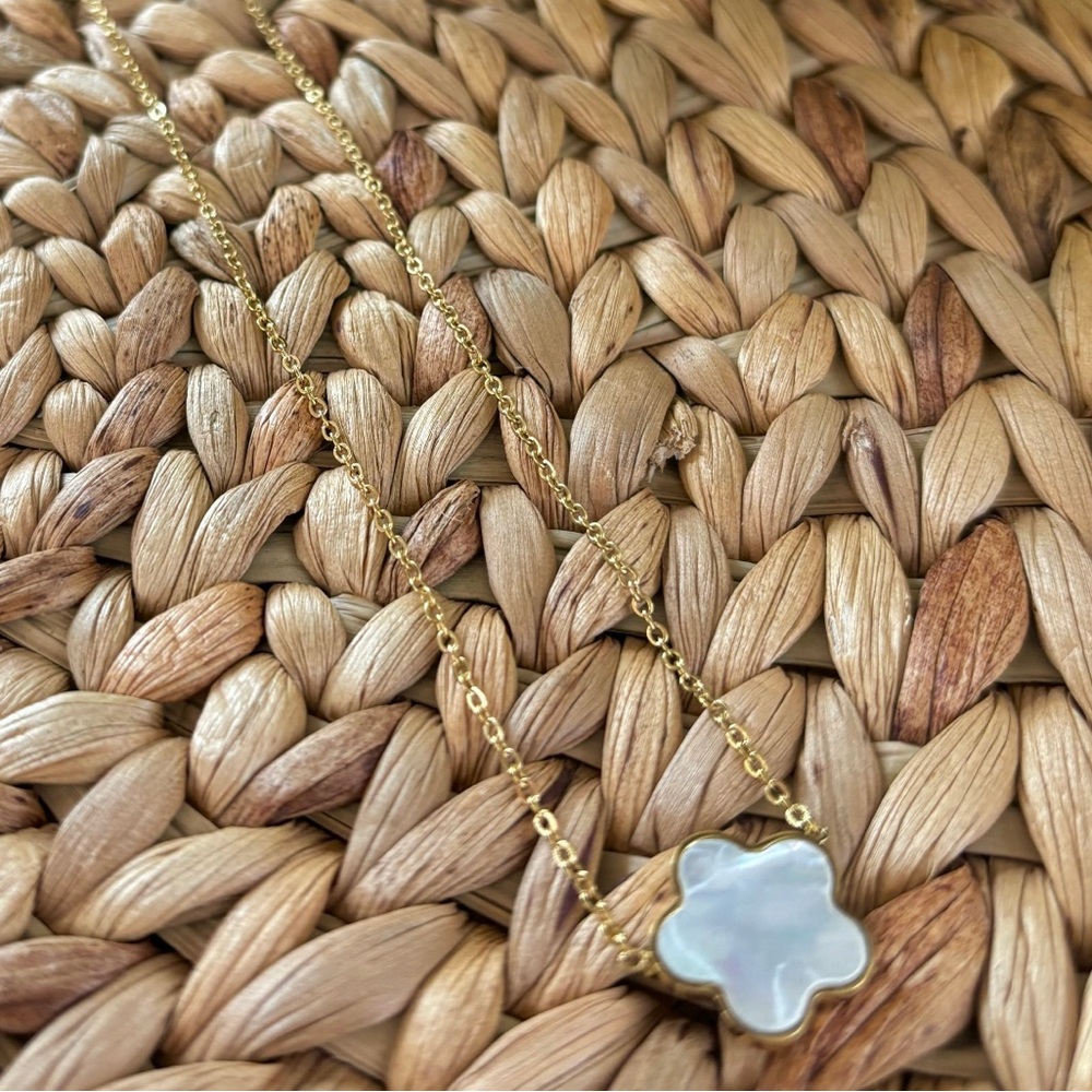 NEW IN BOX white opal flower necklace